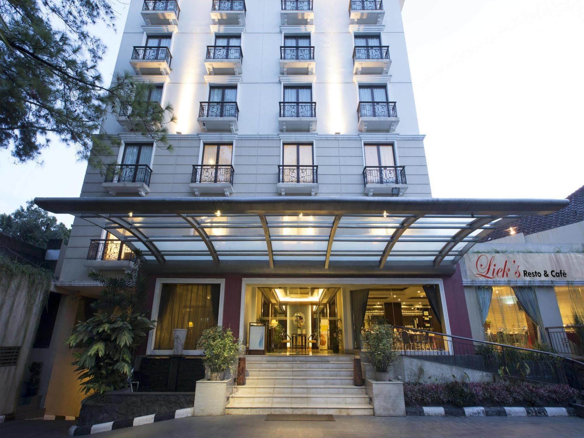 Asmila Boutique Hotel Bandung Extérieur photo