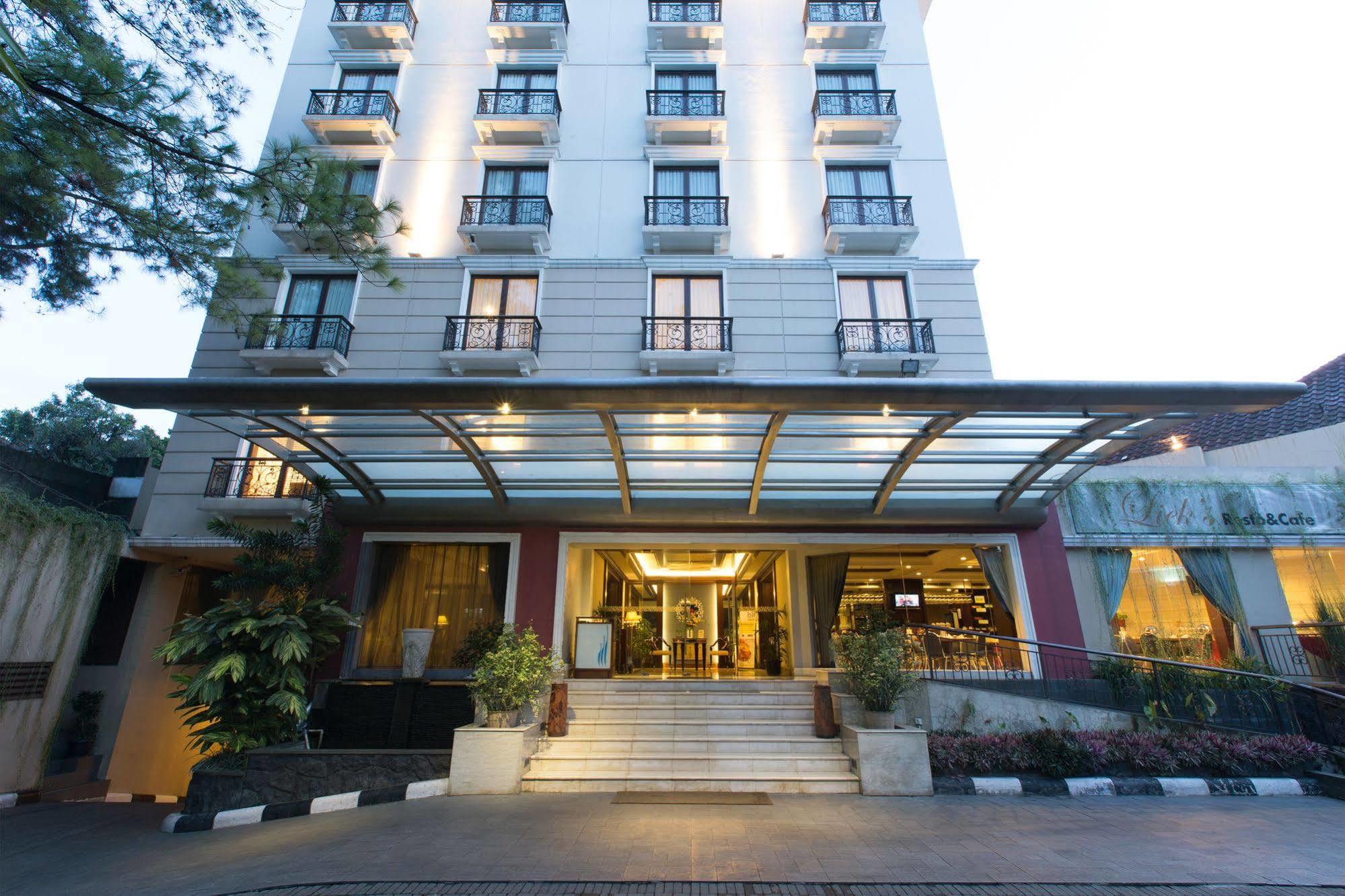 Asmila Boutique Hotel Bandung Extérieur photo